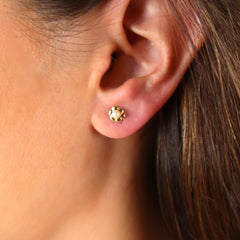 Mini Flower Pearl Gold Stud 14k